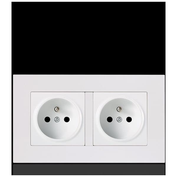 Dobbelt 2P+E 16A forudkablet stikkontakt, hvid