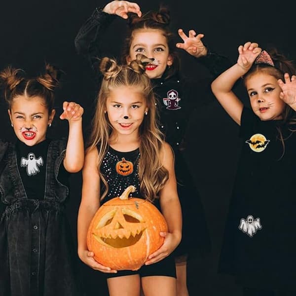 27 deler - Strykemerker - Kleslapper - Halloween-tema lapp - Halloweenbroderi - strykelapper - broderte kleslapper