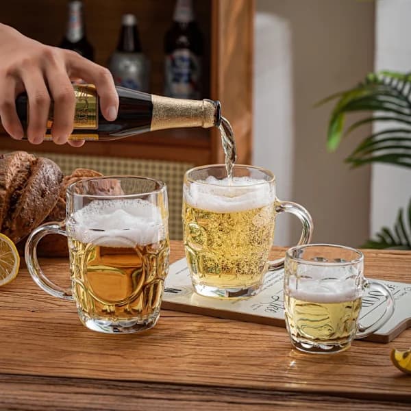 Klassisk ølkrus i pint-stil, tyk glaskande med hank til hjemmebar og pub, 560 ml