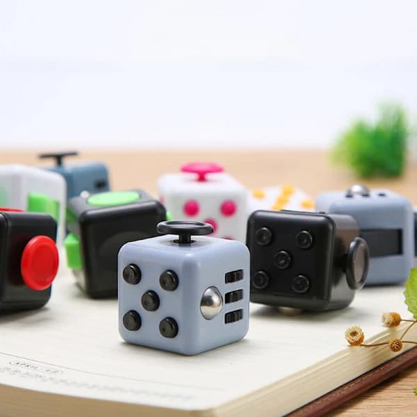 6-pack Anti-Stress Fidget Cube Leksaker för Barn & Vuxna