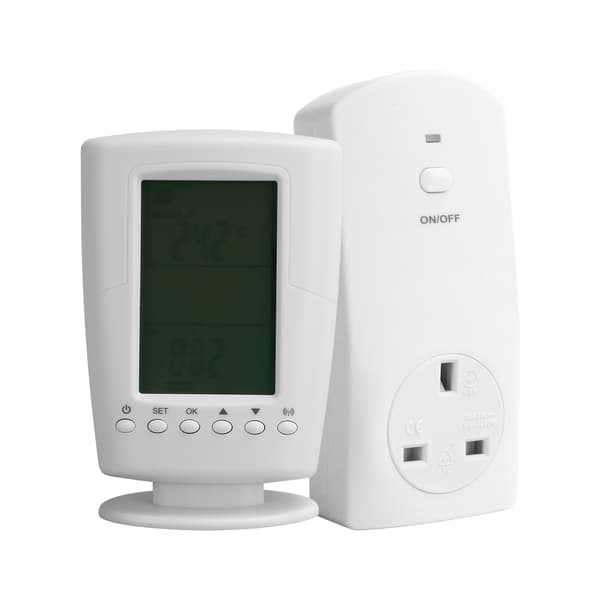 LCD Backlight Temperature Controller Wireless Remote Programmable Thermostat Socket UK 250V 13A 50Hz 3250W Maximum