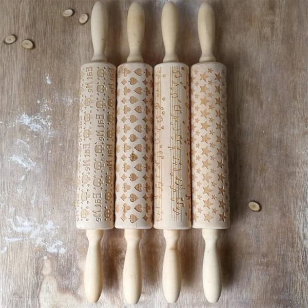 Christmas Tree Shaped Wooden Rolling Pin with Music Notes Engraved Embossing Rolling Pin with Christmas Symbols Kitchen Baking Tool