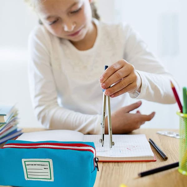 Pennal i lerret for studenter, søt skrivesakerpose i blå KLB