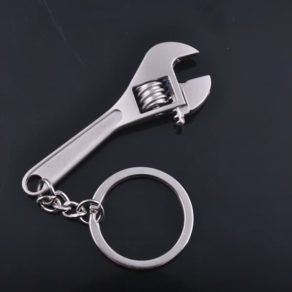 #3 kpl avaimenperiä säädettävällä minityökalulla#