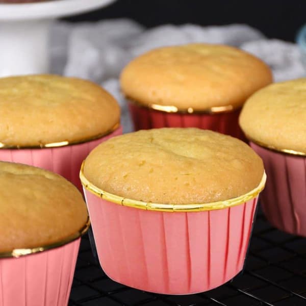 Muffinsforme i papir - 100 stk., lyserøde - Velegnet til cupcakes, fødselsdage, fester, Halloween, bryllupper