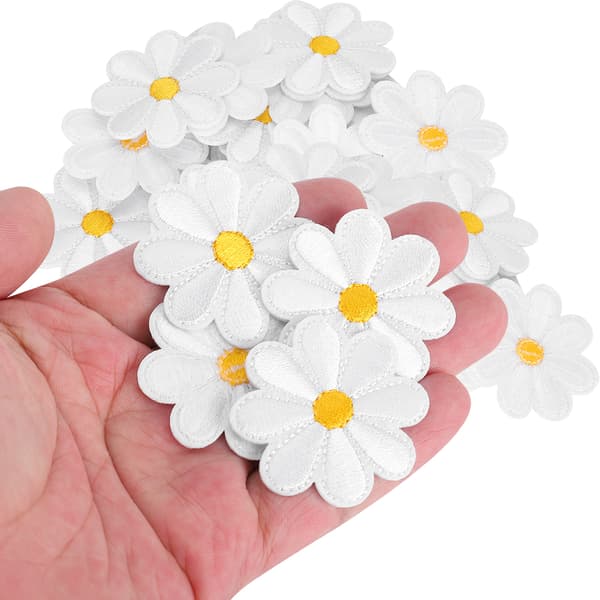 40 Daisy Pattern Embroidered Fabric Stickers, Iron-on Patches, DIY Backpack Clothing Accessories