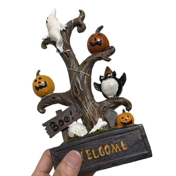 Halloween-hartsipatsas kurpitsavalopöydällä KLB