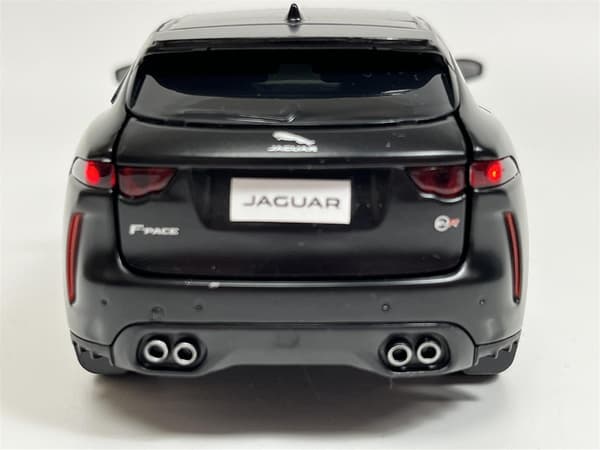 Jaguar F Pace Sort LHD Lys og Lyd 1:32 Skala Tayumo 32110018