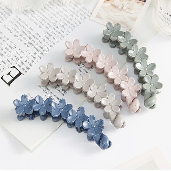 Frosted Banana Clip Plum Blossom Twisted Clip BLUE