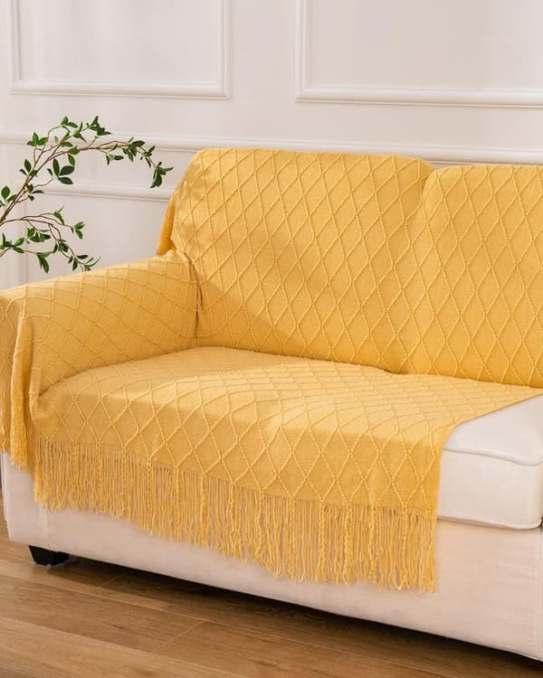 Yellow Throw Blanket Diamond Pattern Indoor Outdoor 127x152 cm Soft Lightweight Knitted Blanket
