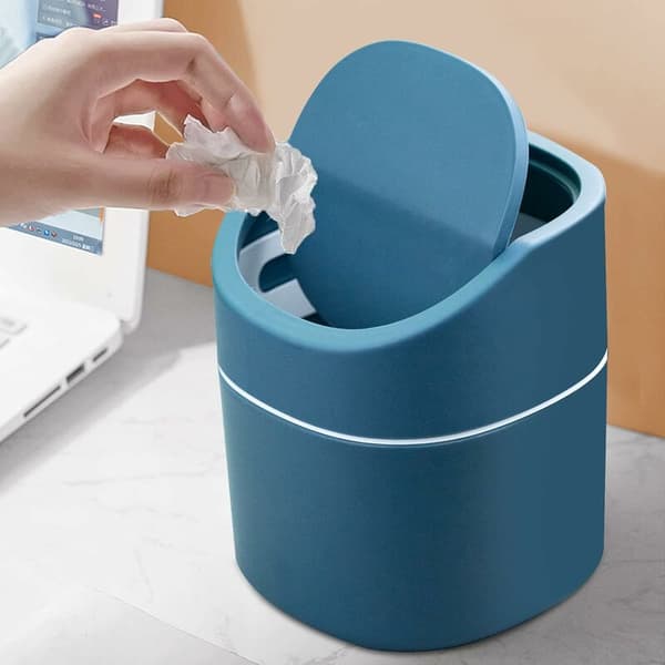 Desktop Trash Can with Lid, Mini Plastic Trash Can, Small Table Trash Can for Bedrooms, Dining Rooms, Bathrooms, Offices, etc. (Blue)