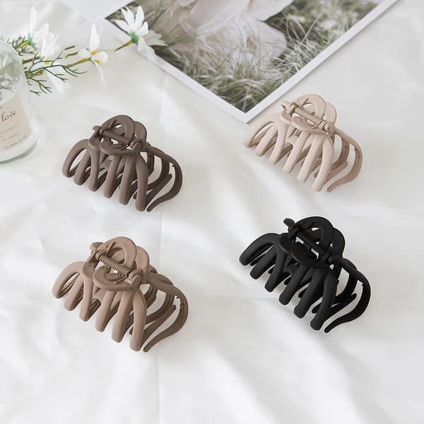 2 stk beige frostede matte store haiklemmer med åtte klør blekkspruthårklemme hårskraping hodeplagg