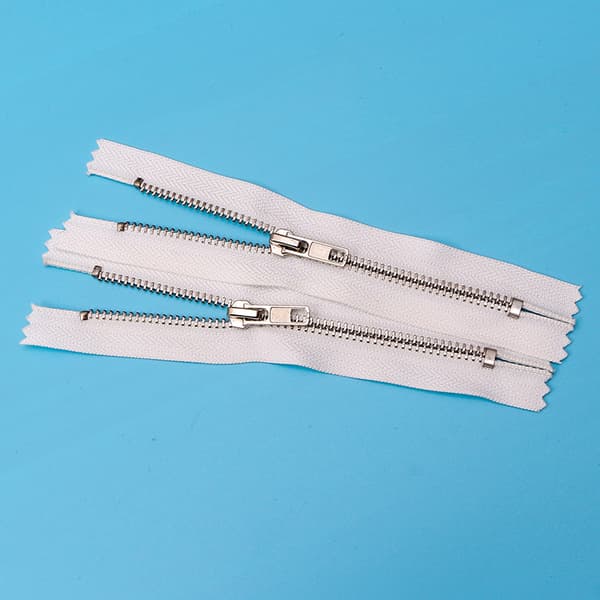 10 stk. (30 cm, hvit) nylon glidelåser for søm, bulk glidelåser