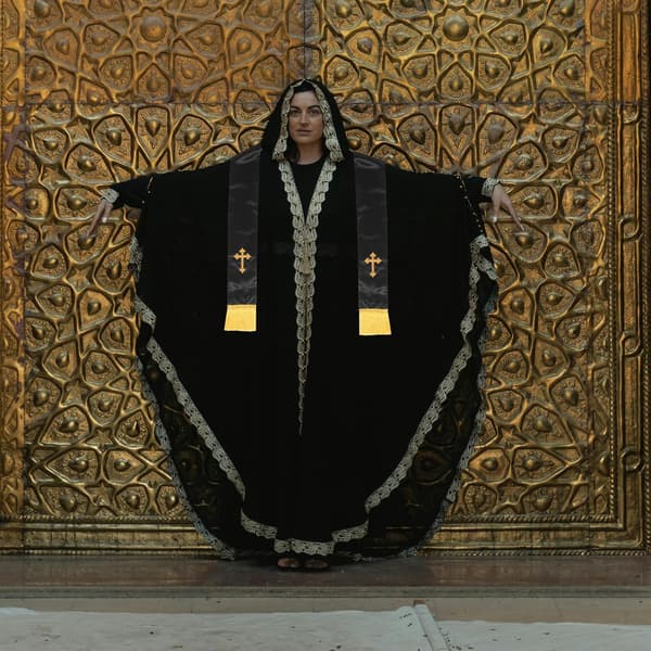 Liturgisk Stola af polyestersatin med korssting, sort -