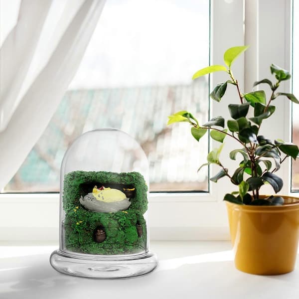 DIY-lasipullo mikromaisemien luomiseen miniatyyrikoristeilla