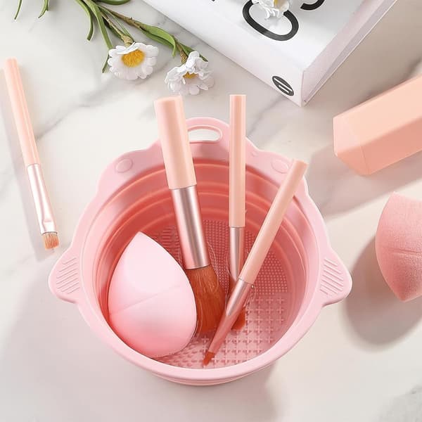 1 Makeup Brush Cleaning Mat, Silicone Cleaner, Portable and Foldable