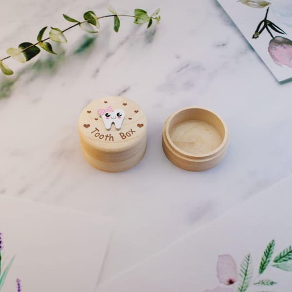 Trætandsæske til babys første tandminde med lille pincet, babyshowergave til drenge og piger