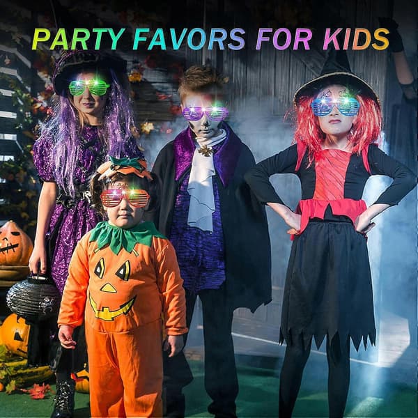 Aave-tonttu pehmossa, jossa on terävä hattu Halloween-koristeeksi