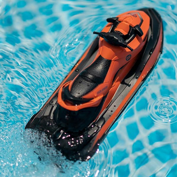 M5 Mini RC Jetski 2.4G 50 Meter Fjernkontrollavstand Sommer Vannsprut
