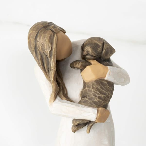 Söt svart hund, handritad skulptur
