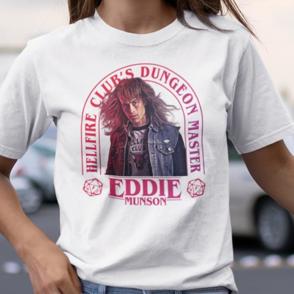 Vit T-shirt inspirerad av Stranger things Eddie Munson 152cl 12-13år