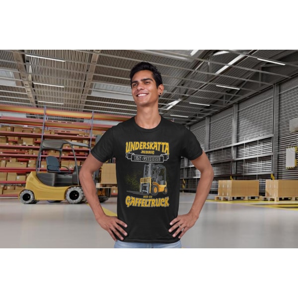 Svart T-shirt underskatta aldrig en gubbe med en gaffeltruck S