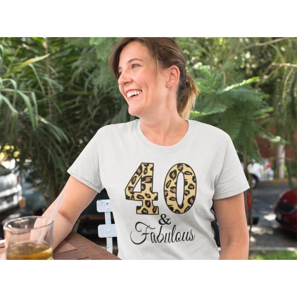 Födelse T-shirt  - Perfekt present - 40 & fabulous XL