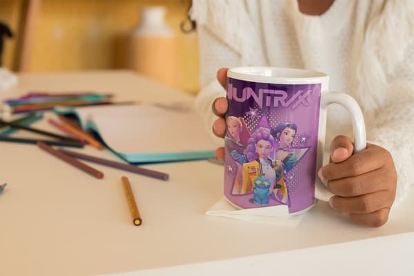 Huntrix K-Pop Mugg – Fullfärgstryck | Disksmaskinssäker | 92 mm hög