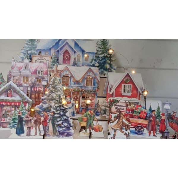 Julby i Miniatyr - Komplett Paket med Kyrka, Julmarknad & Tomtens Tågstation
