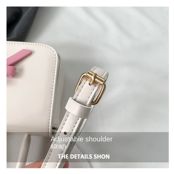 Mini Square Bag Axelväskor VIT White