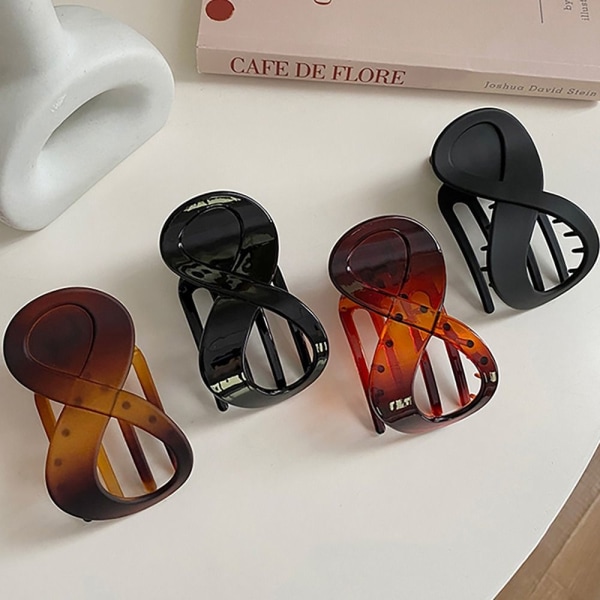 3 kpl hiuskynsillä olevat hiusklipsit D D D