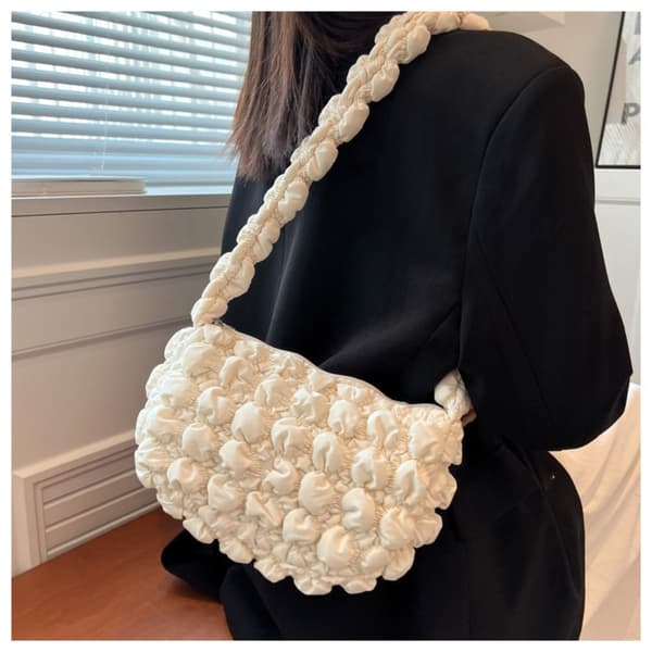 Fold Cloud Underarm Bag Skuldervesker HVIT white