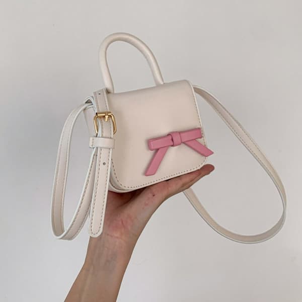 Mini Square Bag Axelväskor VIT White