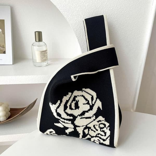 Stickad handväska Knot handledsväska VIT white
