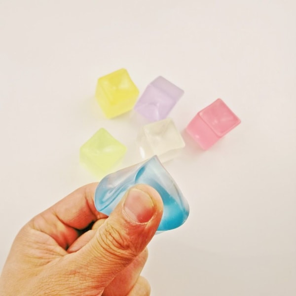 8 stk Isblokkleketøy Ice Cube Fidget Toy