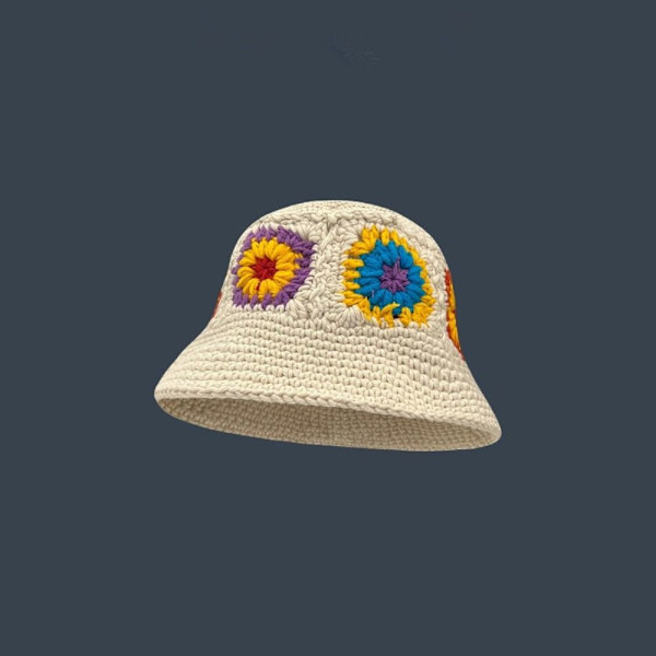 Stickade mössor Cap EE E