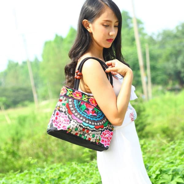 Broderade väskor Bucket Bag 06 06 06