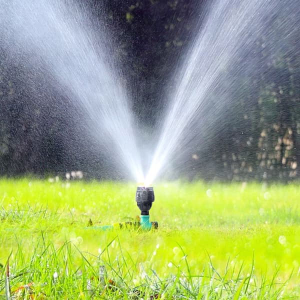 Roterende sprinkler Roterende vanning 3 3 3