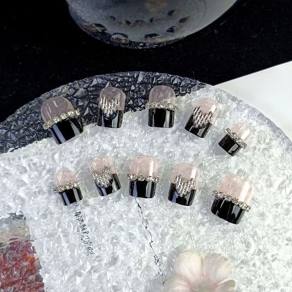 24st False Nails Short Square French DZ150