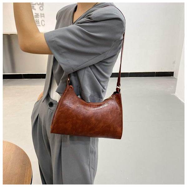 Olkalaukut Ostoskassi TUMMAN RUSKEA dark brown