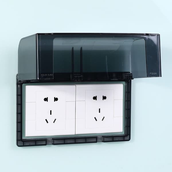 Sprutsikker Box Outlet Case HVIT White
