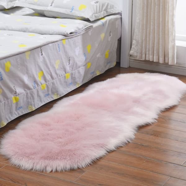 Fluffig matta imiterad ulldyna SILVER silver