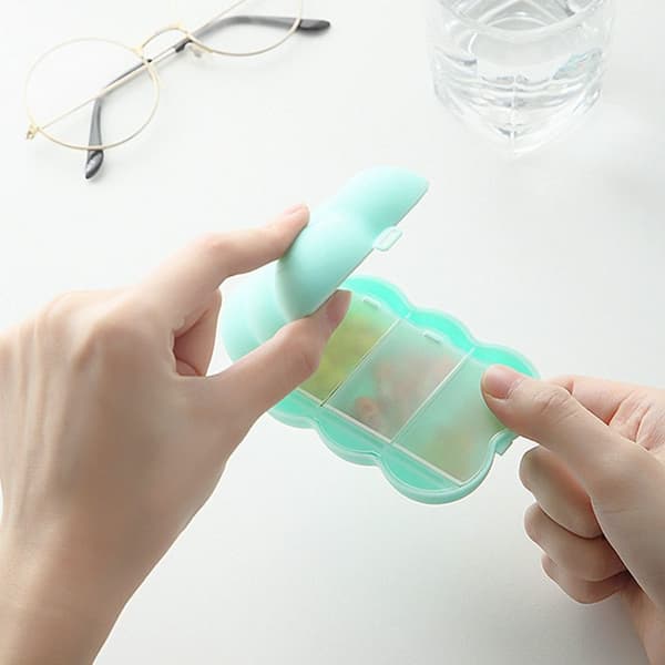 6 Grids Pill Box Case VALKOINEN white