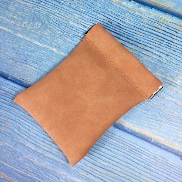 Øretelefon Wire Bag Myntpung BRUNN brown
