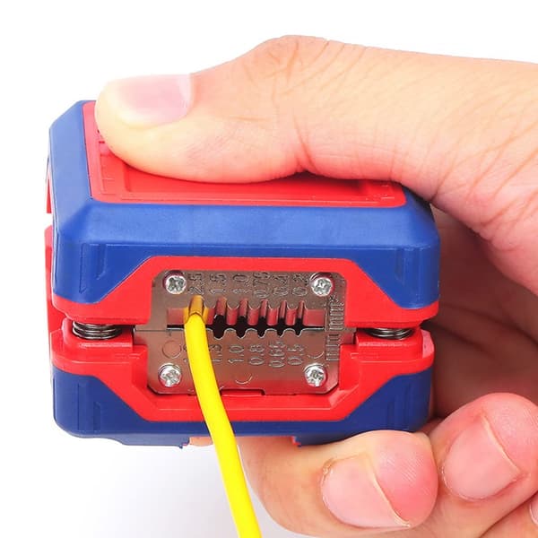 Multi-Purpose elektrisk ledningsavisoleringsverktøy