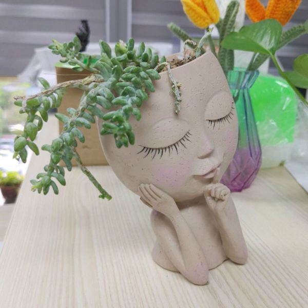 Flickansikte Huvudstaty Docka blomkruka C C C