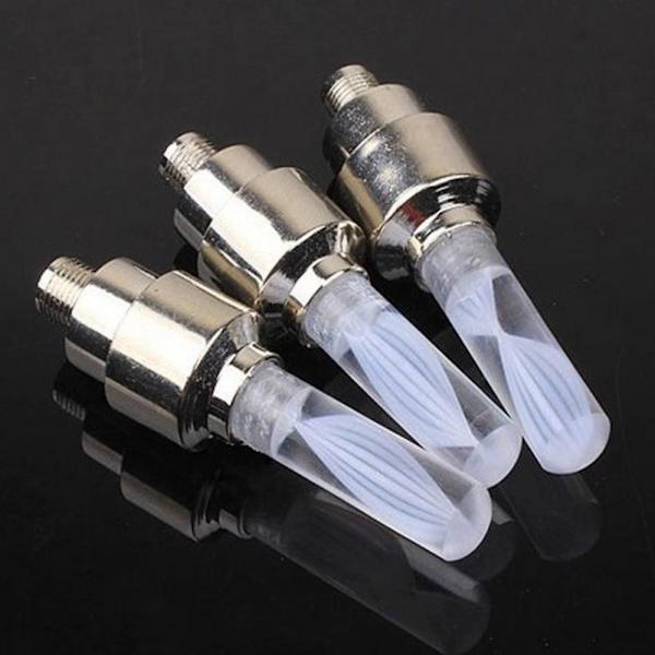 4 kpl Pyörän pinnat Valot LED-valot Rengasventtiilin cap