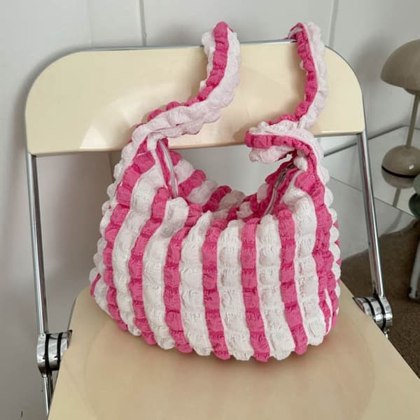 Quiltad veckade molnväskor Crossboby axelväska ROSA pink