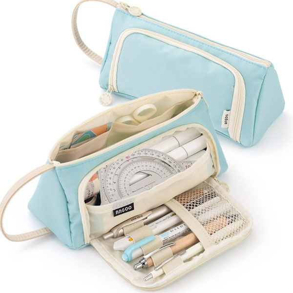 Case med stor kapacitet Pennfodral LJUSBLÅ light blue