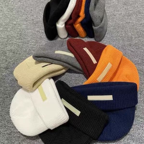 Neulotut pipot Villahattu HARMAA Gray